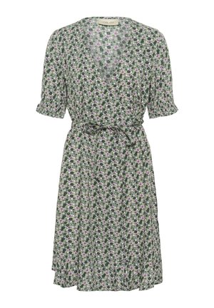 Bloemendress met een groene achtergrond, met kleine roze en witte bloemen, korte mouwen, een wikkeldesign en een strikceintuur.