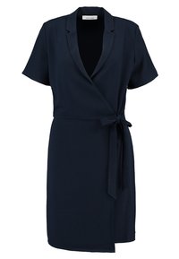 Vestido envolvente de manga corta azul marino con solapa en el collar y un cinturón lateral, de longitud a la rodilla y con un dobladillo ligeramente asimétrico.