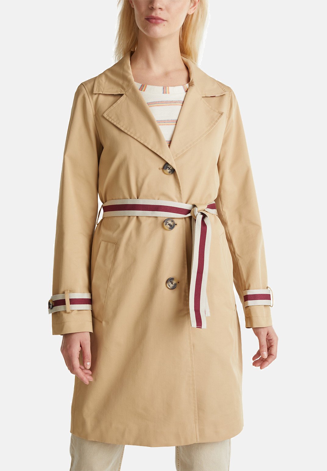 ESPRIT UPDATE FÜR EINEN KLASSIKER: SPORTIVE WEBBAND DETAILS SETZ Trenchcoat beige ESPRIT UPDATE FÜR EINEN KLASSIKER: SPORTIVE WEBBAND DETAILS SETZ Trenchcoat beige