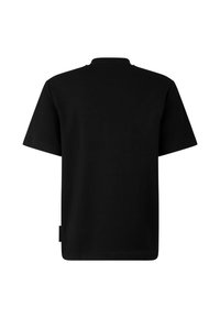 Czarna bawełniana koszulka, krótkie rękawy, okrągły dekolt, proste wykończenie na dole oraz mała metka z boku. Gładka tekstura.