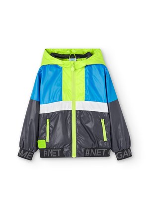 Børnejakke med hætte i neon grøn, blå, hvid og grå farveblokke, neon grønt lynlås- og lomme-detaljer, elastiske manchetter og trykt kant.