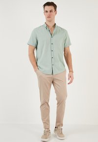 Buratti REGULAR FIT - Krekls - apple green