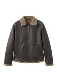 Giacca in pelle marrone con colletto in shearling, chiusura con zip e due tasche laterali; texture morbida, vestibilità comoda e dettagli beige a contrasto.