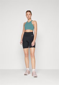 Nike Performance BRA - Sujetadores deportivos con sujeción media - bicoastal/white