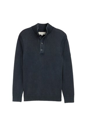 Granatowy sweter z wysokim kołnierzem, z trzema guzikami, ściągaczami na rękawach i teksturowanym materiałem. Posiada kontrastowe akcenty ribbingowe.