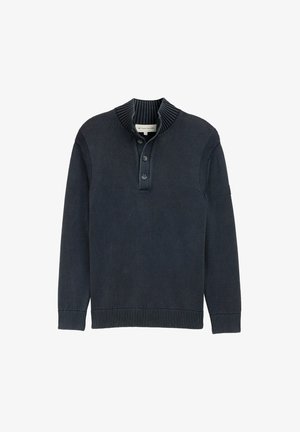 Granatowy sweter z wysokim kołnierzem, z trzema guzikami, ściągaczami na rękawach i teksturowanym materiałem. Posiada kontrastowe akcenty ribbingowe.