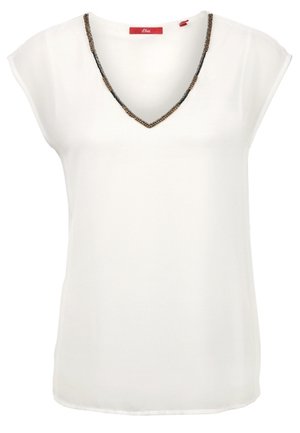 Weiße ärmellose Bluse mit V-Ausschnitt und schwarzem sowie goldenem Perlenbesatz.