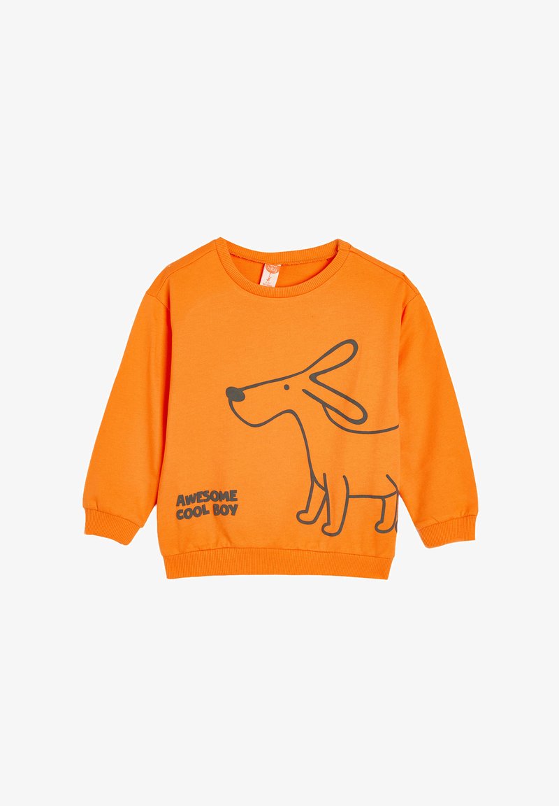 Oranje sweatshirt met een ronde hals, lange mouwen en een zwarte hondenafbeelding. Onder de afbeelding staat de tekst "AWESOME COOL BOY."