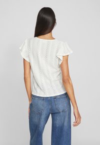 VILA VILINDA V NECK - Bluse - cloud dancer