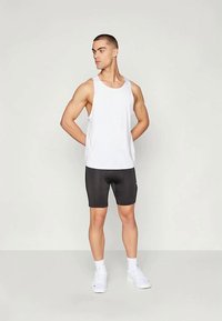 Puma RUN FOUNDATION SHORT - Korte hardlooplegging - black
