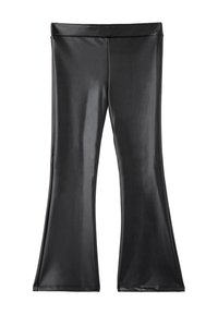 Černé rozšiřující legíny vyrobené ze lesklého materiálu s hladkou strukturou. Mají široký pas a rozšiřují se od obtáhnutých stehen k rozšířeným nohavicím.