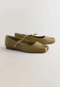 REGULAR FIT - FOREVER COMFORT® SQUARE TOE - Pahkluurihmadega baleriinad - green