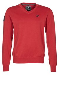 Czerwony sweter z dekoltem w serek, długie rękawy, z prążkowanymi mankietami i dolnym brzegiem, z małym czarnym logo na piersi oraz naszywką na lewym rękawie.