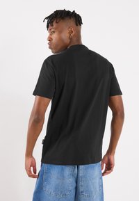 Thumbnail Image 6