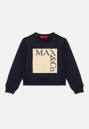 Bluza cu mânecă lungă de culoare albastru marin, cu manșete și tiv striate, având în față un pătrat bej cu textul „MAX & Co.”.