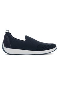 Marina slip-ons i tyg med mockadetaljer, som har en vit gummisula och vävd struktur vid tån.