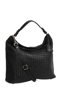 Sac à main en cuir tressé noir de forme arrondie, avec une poignée supérieure unique, une bandoulière réglable et un petit détail de tag logo.