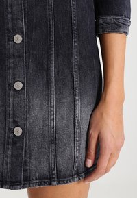 Le Temps Des Cerises Jeansklänning - grey denim