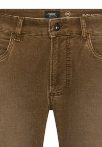 Bruine corduroy slim-fit broek met een knoopsluiting, vier zakken en verticale ribbels in de stoftextuur.