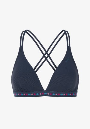 Tamsiai mėlynas trikampis bikini viršus su tekstūruota medžiaga, peržengtomis juostelėmis ir raštuota juosta, kurioje yra rožinių ir mėlynų geometrinių formų.