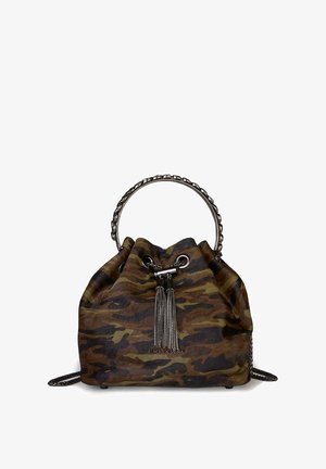 Camouflage Eimer-Tasche aus strukturiertem Stoff, mit einer Kettenhenkel, einem Kordelzugverschluss und dekorativen Quasten.