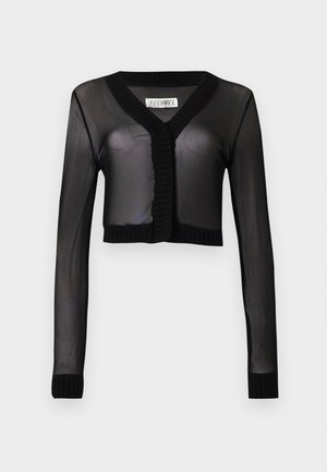 Czarny krótki kardigan wykonany z przezroczystego materiału, z długimi rękawami, dekoltem w serek oraz teksturowanymi prążkowanymi brzegami przy kołnierzu i u dołu.