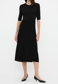 adL Robe pull - black
