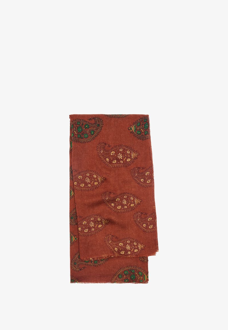 Szalik w kolorze rdzy z wzorem paisley w odcieniach zieleni, złota i kremu. Wykonany z teksturowanej tkaniny z postrzępionymi brzegami.