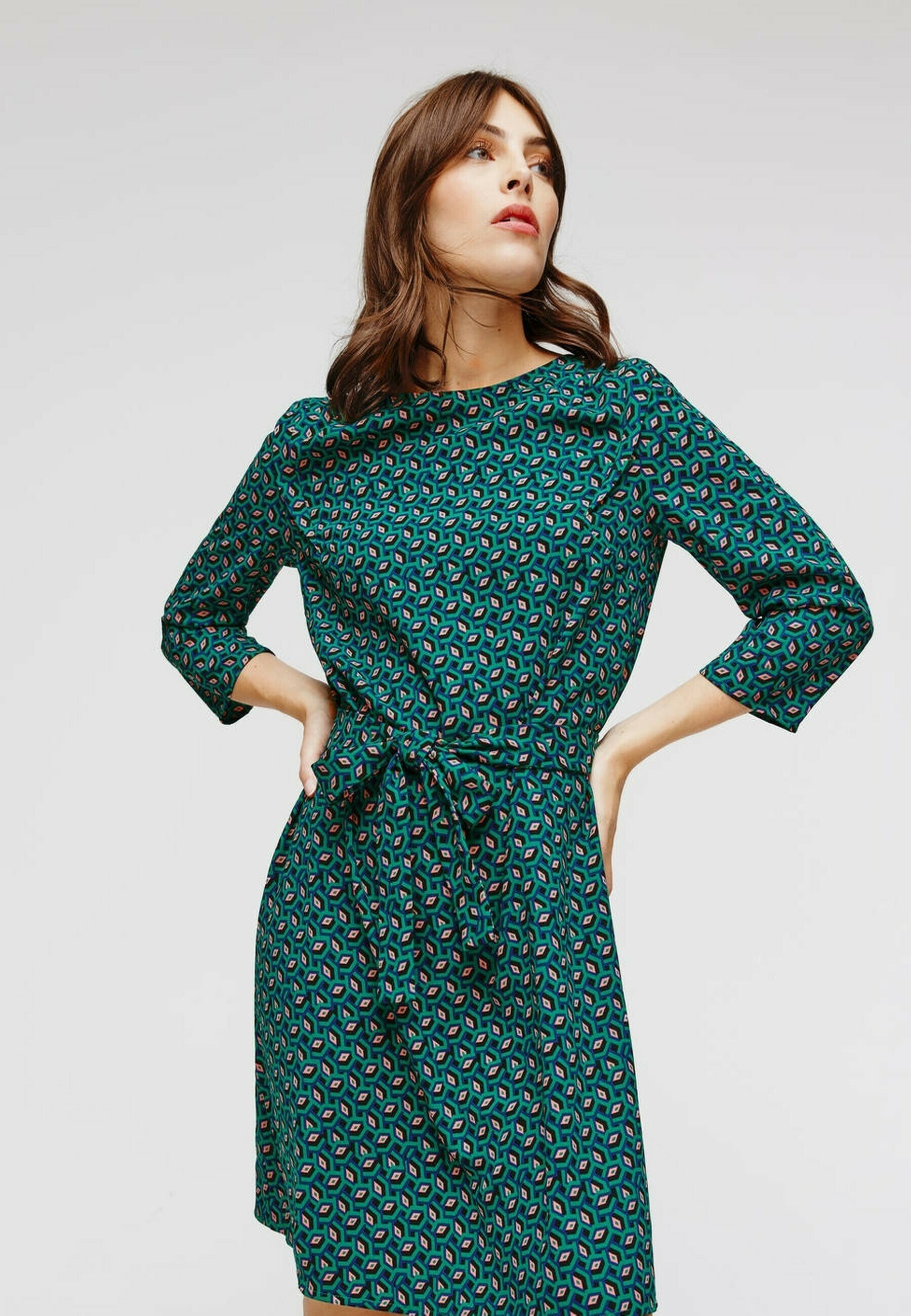 robe fourreau vert emeraude