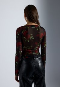 Thumbnail Image 4