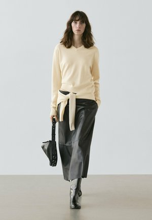 V-NECK  - Maglione - light yellow