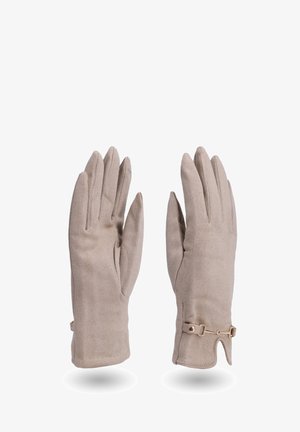 Guanti in suede beige con una texture liscia, dita allungate e dettagli in metallo dorato al polso per una vestibilità regolabile.