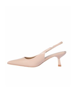Décolleté slingback in pelle beige con punta a punta e tacco kitten di altezza media su sfondo bianco.