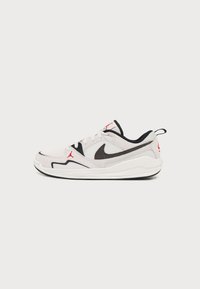 Ikke valgt, phantom/univ red/palomino/black