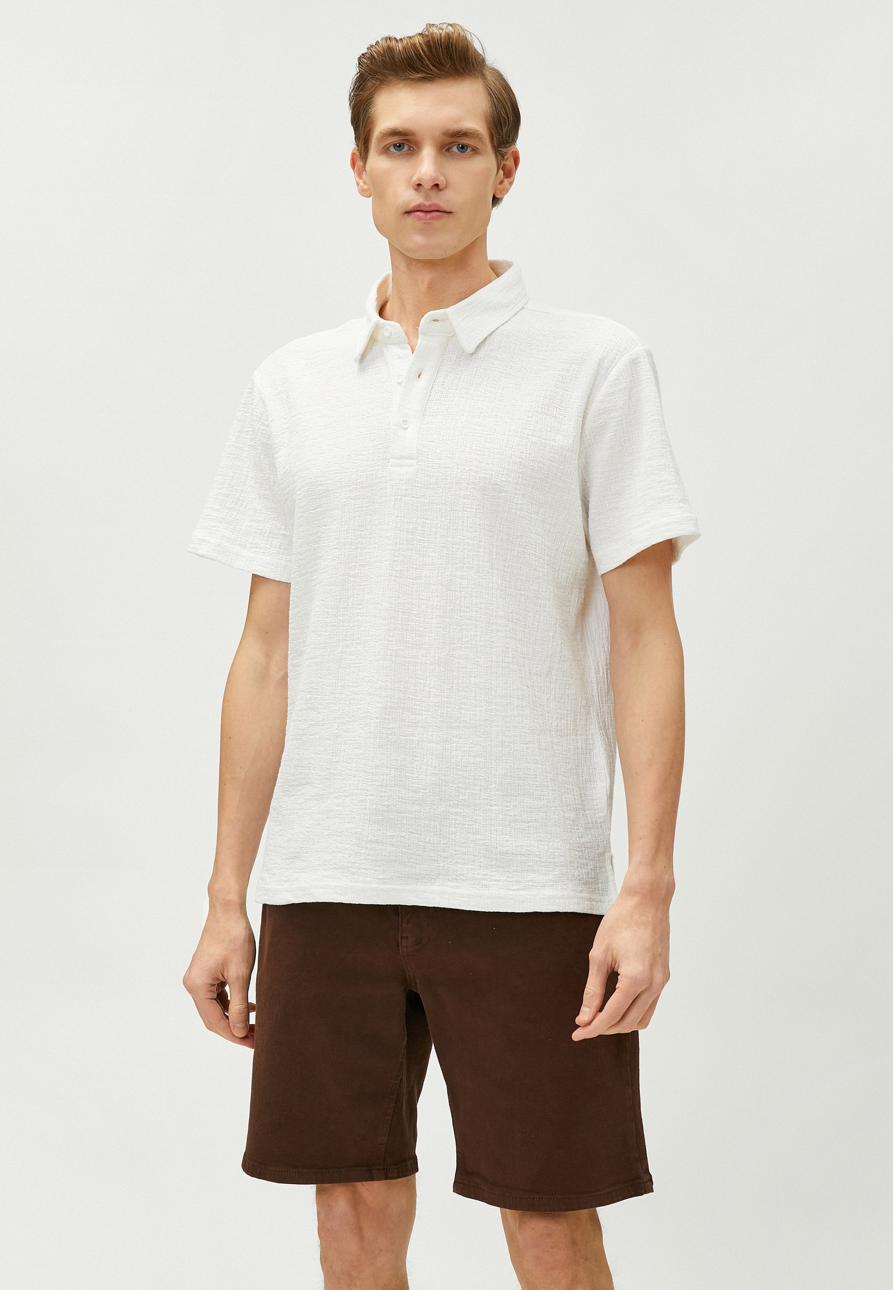 Koton Herren Kurzarmhemd Mit Ethno-Print – Lässiges Design, Rundhals, Maschinenwaschbar, Größe M
