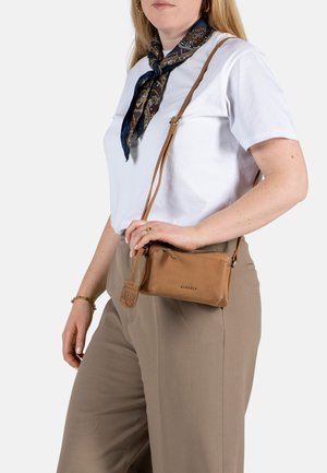 Burkely SPECIAL SARA - Schoudertas - cognac