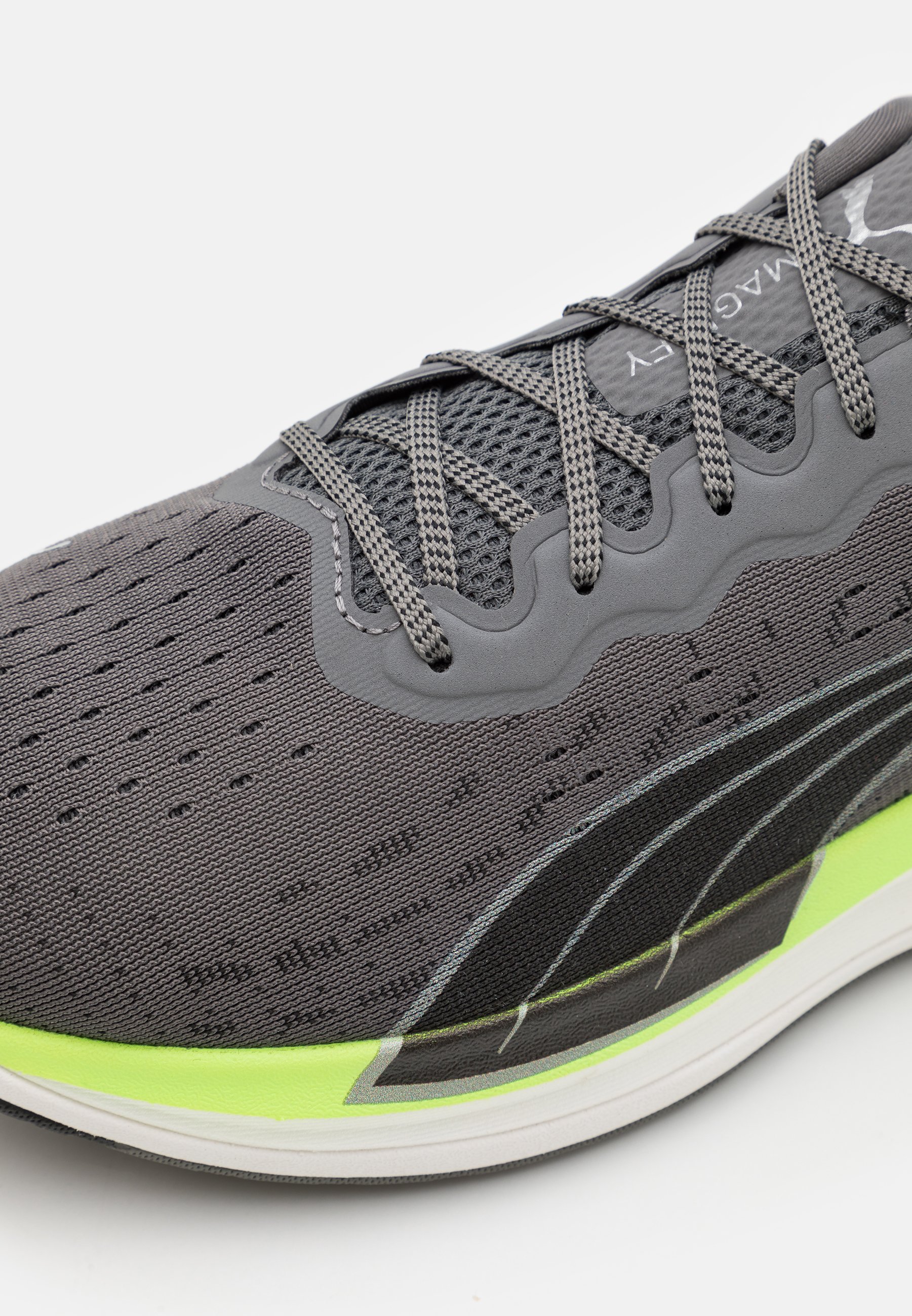 puma men's meteor running shoes