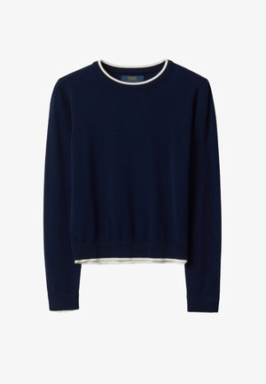 Marineblauer Langarmpullover mit weißem Besatz am Rundhalsausschnitt und Saum, dargestellt vor weißem Hintergrund.