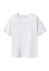 Camiseta blanca de manga corta con cuello redondo y acentos texturizados en los bordes de las mangas. Fabricada con una tela suave y ligera.