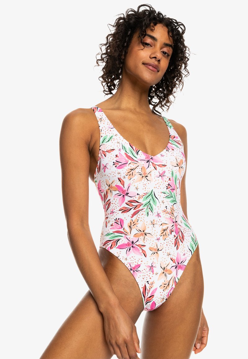Eén-piece zwemoutfit met een bloemmotief in roze en groene tinten, met brede schouderbanden en een lage scoop halslijn.