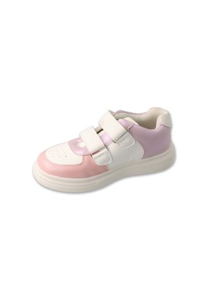 - Sneakersy niskie