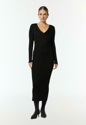 comma, SLIM FIT-MIT V-AUSSCHNITT - Etuikleid - schwarz