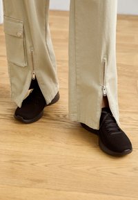 Επιλέχθηκε, black