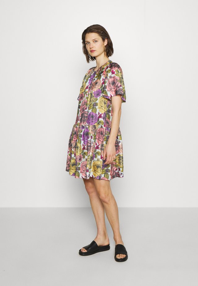 KALLA - Sukienka letnia - summer pink