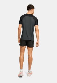 On PERFORMANCE - T-shirt till träning - black   eclipse