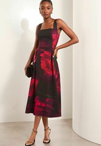 Lipsy SQUARE NECK PROM SKATER PETITE - Rochie de zi - red floral