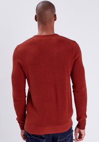 BONOBO Jeans MIT LANGEN ÄRMELN - Maglione - marron cognac