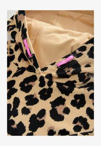 Geselecteerd, animal print