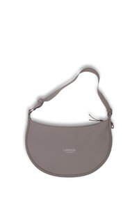 Geantă de umăr gri în formă de semilună, cu curea reglabilă și inscripția „Larkson Hamburg” centrată în față.