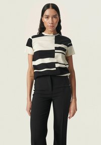 Soaked in Luxury SLEVA REGULAR - T-shirt med print - black and sandshell block
